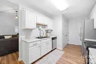 1008 Raywood Ct, Matthews, NC 28104 - Photo 14