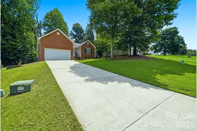 1008 Raywood Court, Matthews, NC 28104 - Photo 2