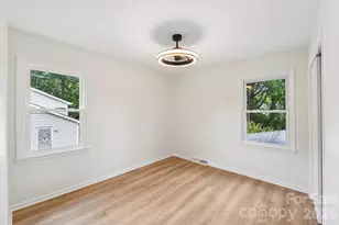 318 Red Roan Pl, Charlotte, NC 28215 - Photo 20