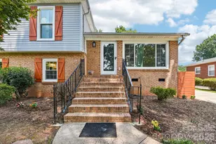318 Red Roan Pl, Charlotte, NC 28215 - Photo 4
