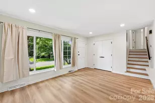318 Red Roan Pl, Charlotte, NC 28215 - Photo 10