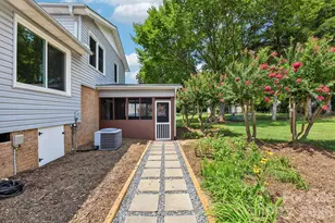 318 Red Roan Pl, Charlotte, NC 28215 - Photo 38