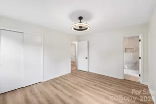 318 Red Roan Pl, Charlotte, NC 28215 - Photo 24