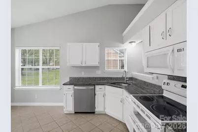 607 Oakbluff Circle, Charlotte, NC 28216 - Photo 8