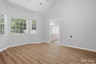 607 Oakbluff Cir, Charlotte, NC 28216 - Photo 12
