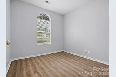 607 Oakbluff Circle, Charlotte, NC 28216 - Photo 18