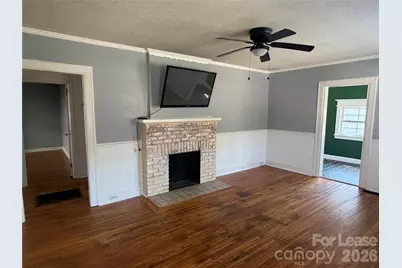 512 W 8th Avenue, Gastonia, NC 28052 - Photo 2