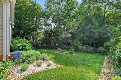 12034 Hampton Place Drive, Charlotte, NC 28269 - Photo 32