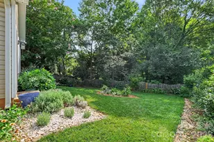 12034 Hampton Pl Dr, Charlotte, NC 28269 - Photo 32