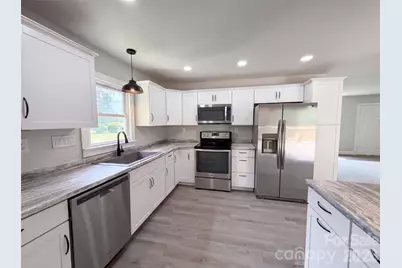 704 Morningside Drive, Mount Holly, NC 28120 - Photo 2