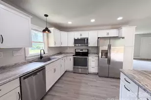 704 Morningside Dr, Mount Holly, NC 28120 - Photo 2