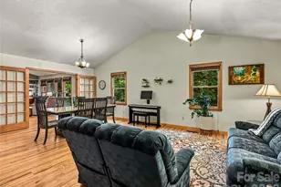 70 Promised Ridge Dr, Hendersonville, NC 28791 - Photo 20