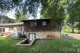 4294 Horseshoe Bend Rd, Hudson, NC 28638 - Photo 2