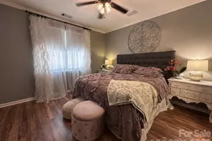4515 Fox Thorne Dr, Charlotte, NC 28216 - Photo 6