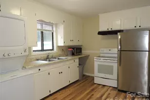 409 East K Street E, Newton, NC 28658 - Photo 6