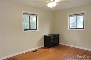 409 East K Street E, Newton, NC 28658 - Photo 16