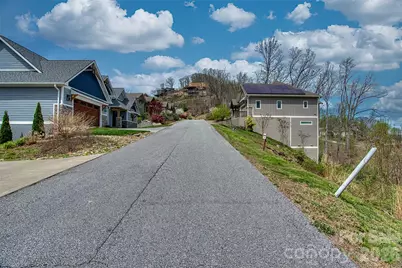 R5 Curtain Bluff, Hendersonville, NC 28791 - Photo 6