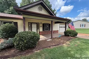 242 Eastwood Village Dr, Bostic, NC 28018 - Photo 2