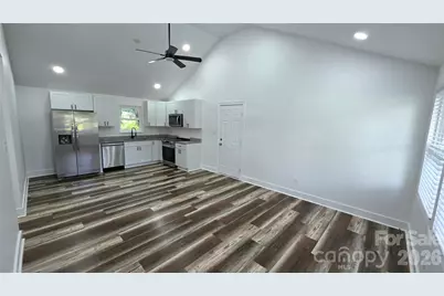513 E Ohio Avenue, Bessemer City, NC 28016 - Photo 8
