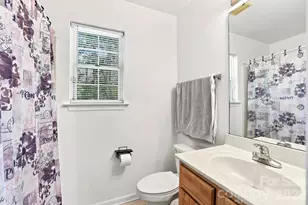 5205 Windy Valley Dr, Charlotte, NC 28208 - Photo 6