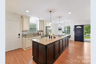 2028 Hamorton Place, Charlotte, NC 28205 - Photo 8