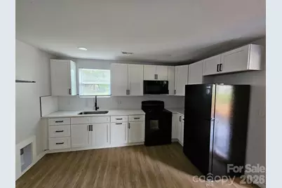 615 E Saunders Avenue, Newton, NC 28658 - Photo 2