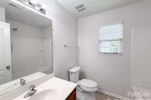 7329 Hidden Creek Dr, Charlotte, NC 28214 - Photo 16