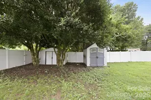 4100 Sudbury Rd, Charlotte, NC 28205 - Photo 30