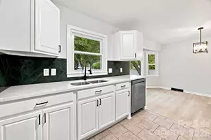 4100 Sudbury Rd, Charlotte, NC 28205 - Photo 20