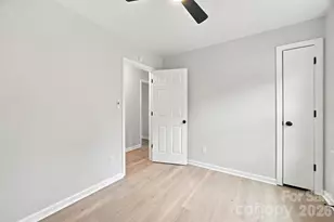 4100 Sudbury Rd, Charlotte, NC 28205 - Photo 8
