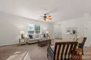 10429 Starwood Dr, Charlotte, NC 28215 - Photo 6