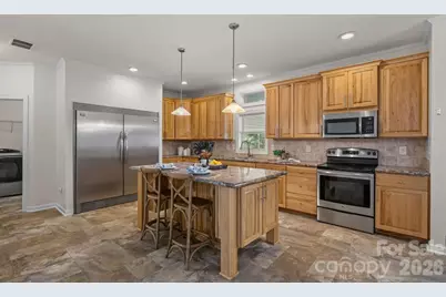 10429 Starwood Drive, Charlotte, NC 28215 - Photo 8