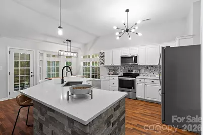 4002 Canbury Court, Charlotte, NC 28269 - Photo 8