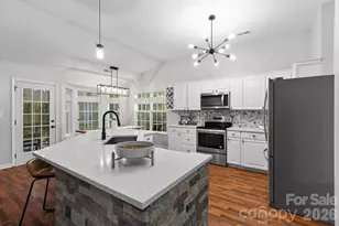4002 Canbury Ct, Charlotte, NC 28269 - Photo 8