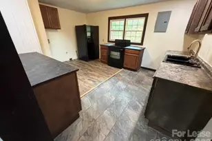 3262 Nix Creek Rd, Marion, NC 28752 - Photo 2
