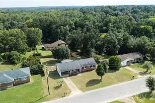 5426 Oakcrest Rd, Sumter, SC 29154 - Photo 4