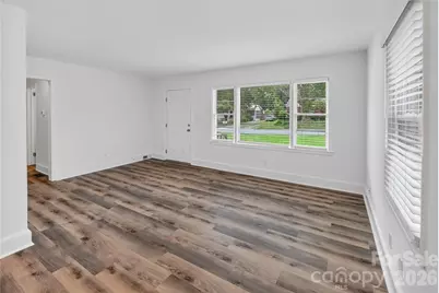 1062 Dresden Drive W, Charlotte, NC 28205 - Photo 6