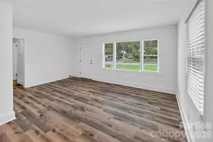 1062 Dresden Dr W, Charlotte, NC 28205 - Photo 6