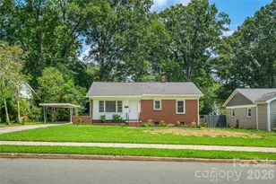 1062 Dresden Dr W, Charlotte, NC 28205 - Photo 2