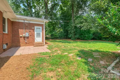 1062 Dresden Drive W, Charlotte, NC 28205 - Photo 22