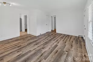 1062 Dresden Dr W, Charlotte, NC 28205 - Photo 8