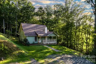 426 Meadowood Ln, Burnsville, NC 28714 - Photo 2