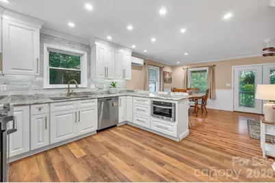 426 Meadowood Lane, Burnsville, NC 28714 - Photo 10