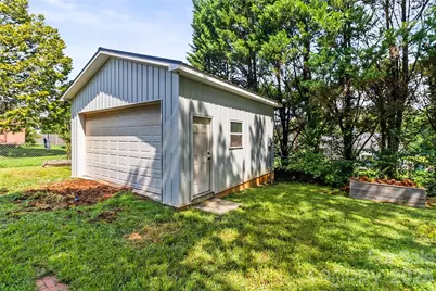 704 Pineburr Avenue SW, Valdese, NC 28690 - Photo 24