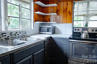 412 1st Avenue W, Hendersonville, NC 28739 - Photo 6