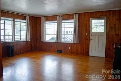 412 1st Avenue W, Hendersonville, NC 28739 - Photo 4