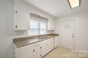 7122 Mallard Creek Rd, Charlotte, NC 28262 - Photo 6
