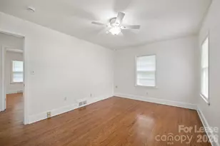 7122 Mallard Creek Rd, Charlotte, NC 28262 - Photo 16