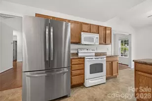 123 Lanceford Cir, Fletcher, NC 28732 - Photo 6