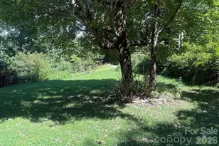 107 Flat Creek Dr, Lake Toxaway, NC 28747 - Photo 2